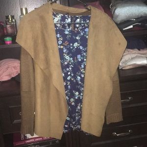 Cute set! Floral blue undershirt with jacket